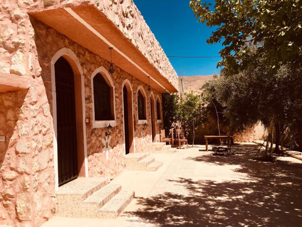 Guest House Attallah Wadi Musa Exterior foto