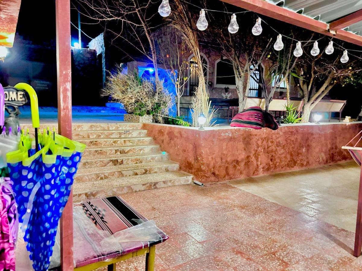 Guest House Attallah Wadi Musa Exterior foto